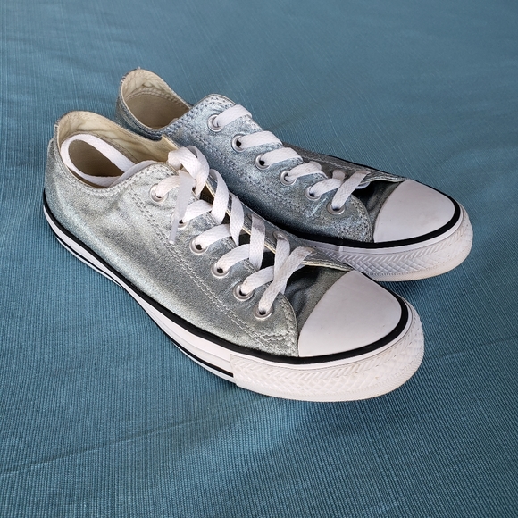 metallic silver converse womens